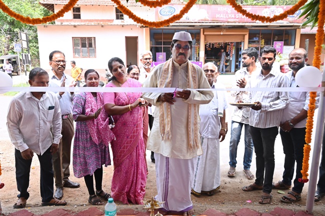 Auto Rickshaw Parking Facility Inaugurated at Kukkutte through the Generous Contribution of Mr. Vale